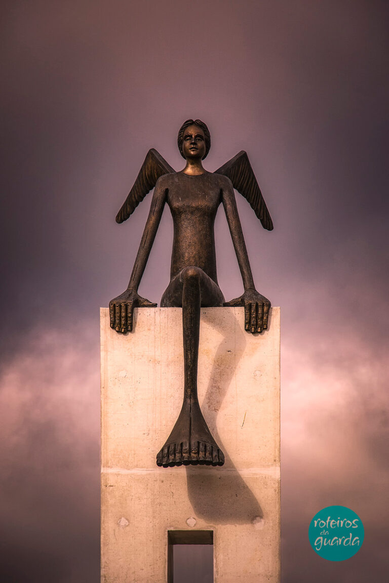Escultura "Anjo-da-Guarda"