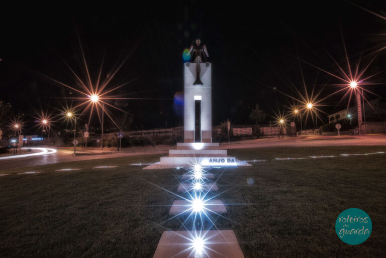 Escultura "Anjo-da-Guarda"
